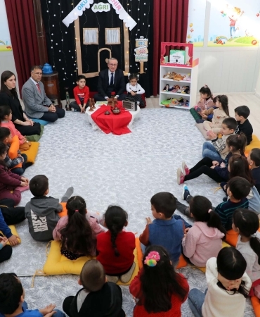 Ağrı Milli Eğitim Müdürü Kökrek Minik Öğrencilere Masal Okudu