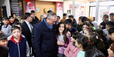 Ağrı Milli Eğitim Müdürü Kökrek, Selçuk Ortaokulunu ziyaret etti