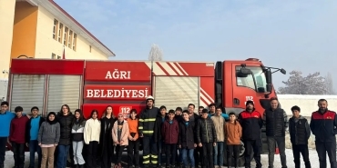 Ağrı İtfaiyesi Öğrencilere Yangın Eğitim Verdi