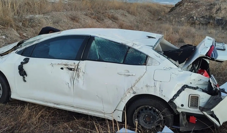 Kontrolden Çıkan Araç Şarampole Yuvarlandı