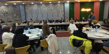 Ağrı'da Aday Öğretmenler İçin Tanışma ve Kaynaşma Yemeği Düzenlendi