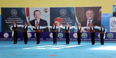 Ağrı'da Halk Oyunları İl Birinciliği Yarışmaları Düzenlendi