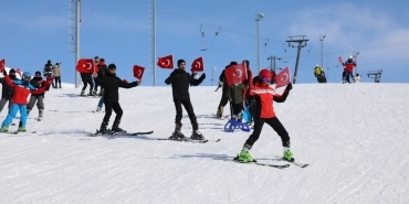 Ağrı’da Gençlik Spor Festivali Coşkuyla Kutlandı