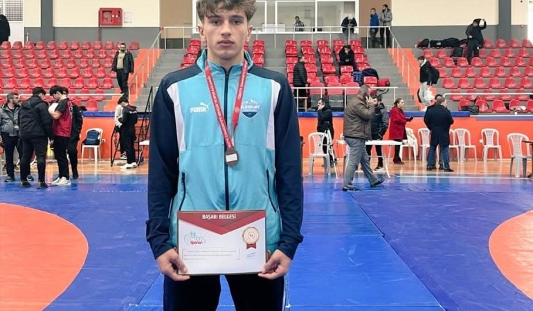 Eleşkirt’li Sporcu Güreş’de Türkiye Üçüncüsü Oldu