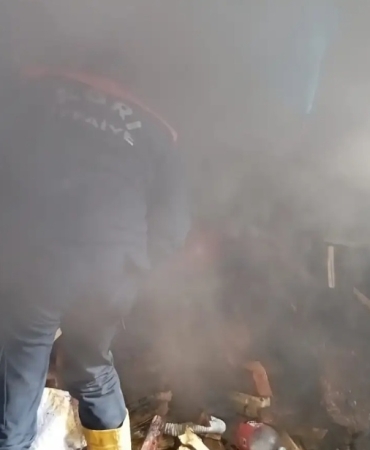 Kazan Dairesinde Çıkan Yangın Paniğe Neden Oldu 