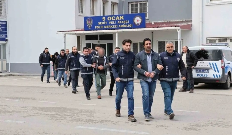 VIP Göçmen Kaçakçılığı Operasyonu 3 Tutuklama 