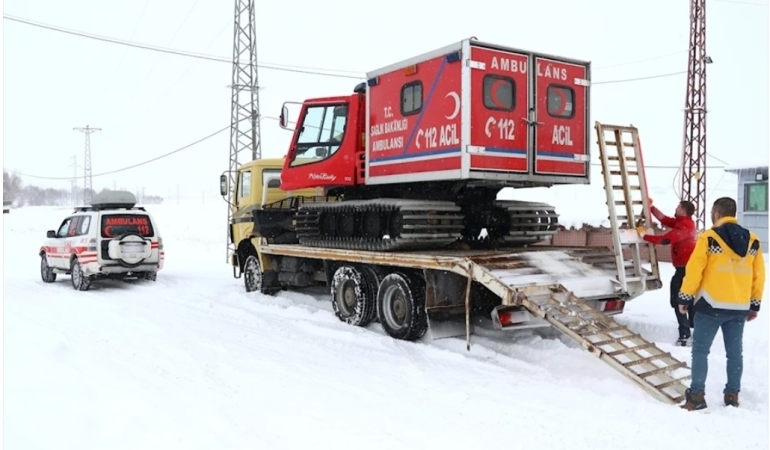 Sağlık ve Özel İdare Ekipleri Kardan Yolu Kapanan Köylerdeki Hastalar İçin Seferber Oldular