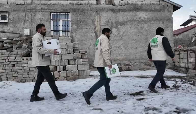 Ağrı Umut Kervanı Derneği Ramazan Ayında’da İhtiyaç Sahiplerinin Yanında