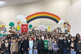 Vali Koç Ozanlar YİBOda Öğrencilerle İftar Yaptı