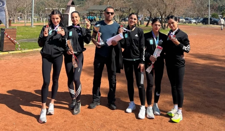 AİÇÜ Kadın Kros Takımı Türkiye Şampiyonu Oldu