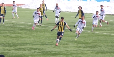 Kolibri Ağrı 1970 Spor Lider Mardini Evinde Devirdi 