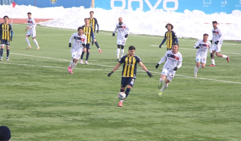 Kolibri Ağrı 1970 Spor Lider Mardini Evinde Devirdi 