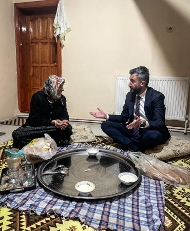 Başkan Yıldız İftarda Halime Teyzenin Misafiri Oldu