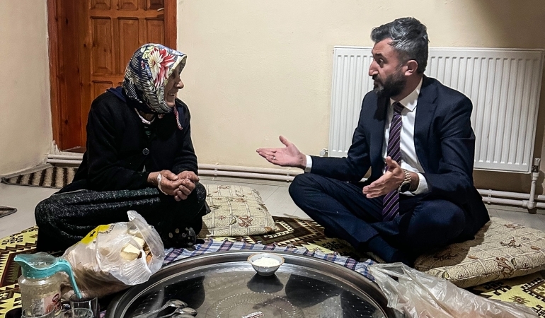 Başkan Yıldız İftar’da Halime Teyzenin Misafiri Oldu