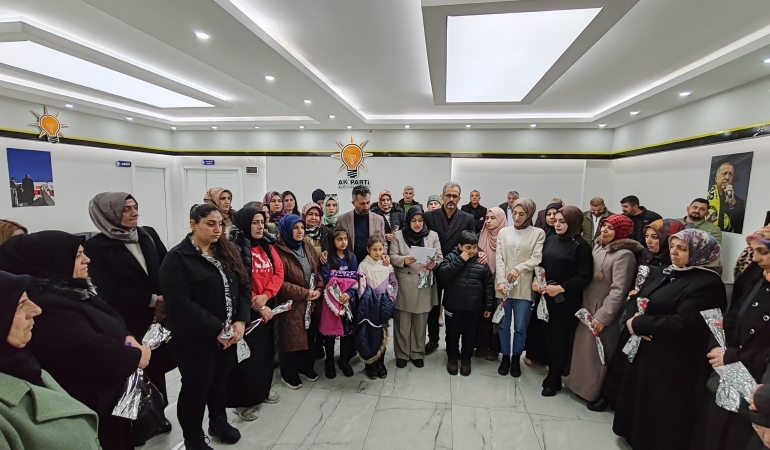 AK Parti Ağrı Kadın Kolları, 8 Mart Dünya Kadınlar Günü Dolayısıyla Basın Açıklaması Yaptı