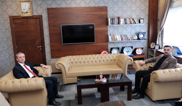 Ağrı Ticaret Borsası Başkanı Yıldırım, Milli Eğitim Müdürü Kökrek’i Ziyaret Etti 