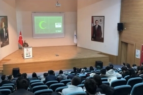 AİÇÜde Yeşilay AY Bağımlılıkla Mücadele Konferansı Düzenledi