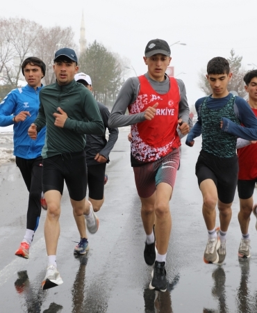 Ağrıda Kurtuluş Koşusu Yapıldı