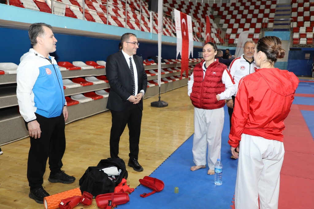 Karate Milli Takım Ağrıda Kampa Girdi
