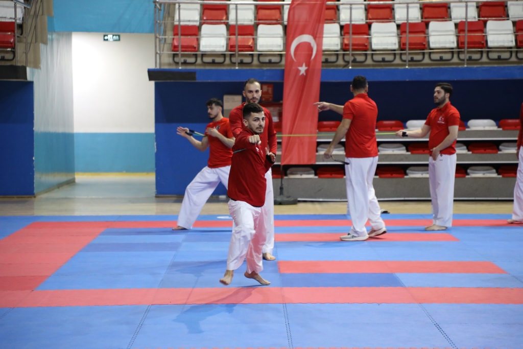 Karate Milli Takım Ağrıda Kampa Girdi
