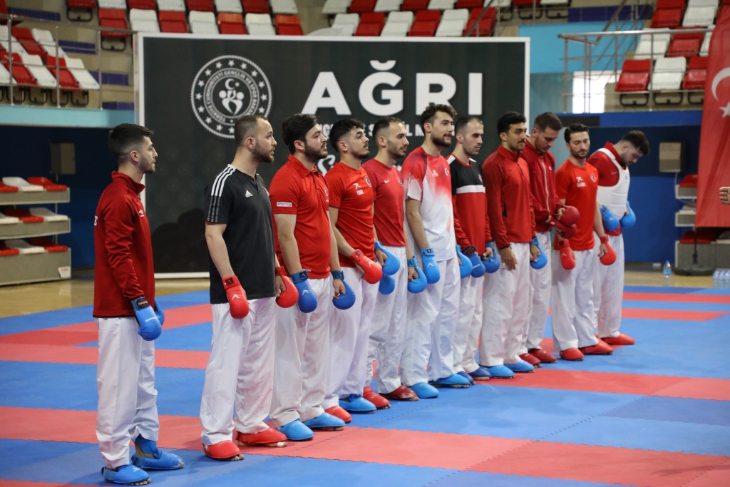 Karate Milli Takım Ağrıda Kampa Girdi