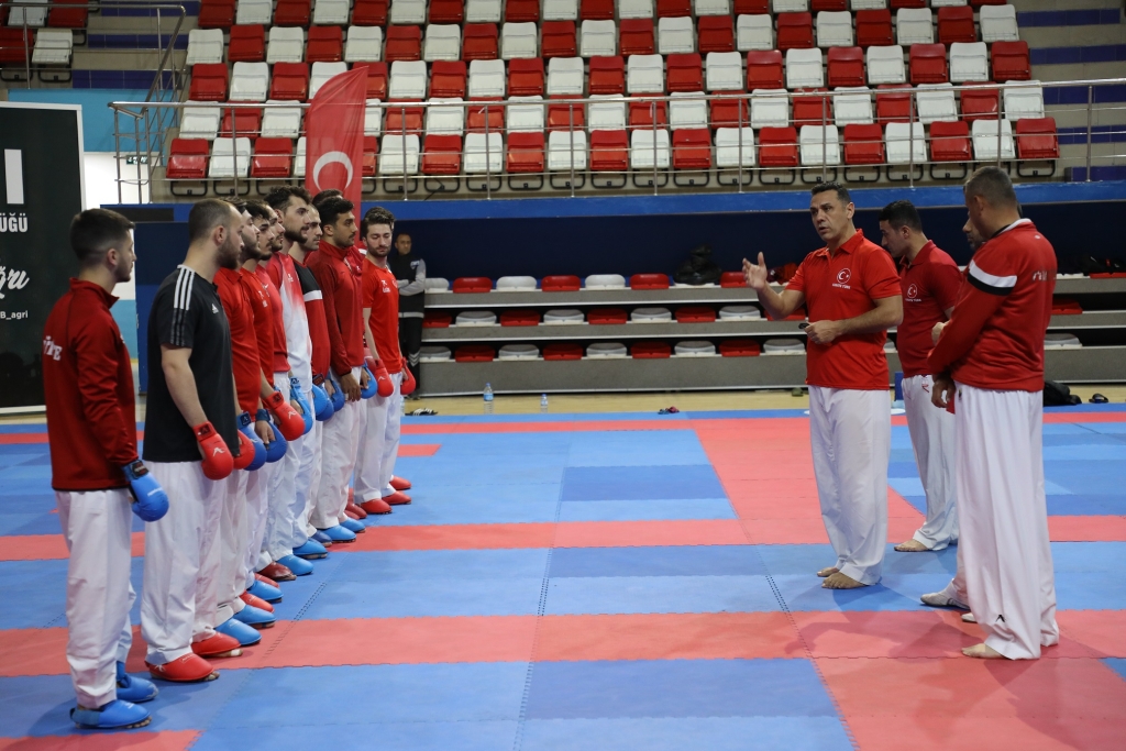 Karate Milli Takım Ağrıda Kampa Girdi
