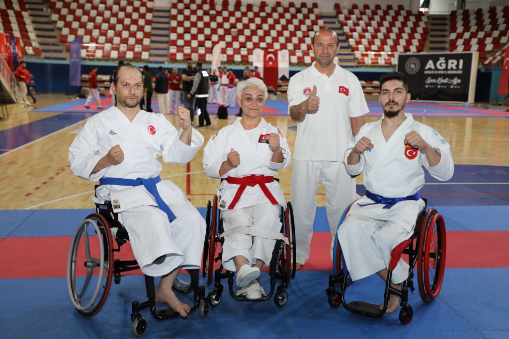 Karate Milli Takım Ağrıda Kampa Girdi