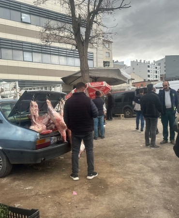 Doğubayazıtta Açıkta Satışı Yapılan 150 Kilogram Et İmha Edildi  Eleşkirt Haber Doğubayazıtta Açıkta Satışı Yapılan 150 Kilogram Et İmha Edildi