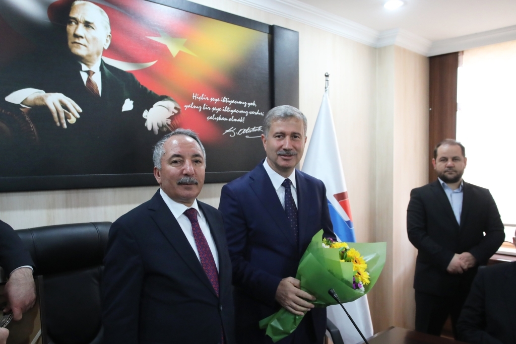 Rektör Gülçin Göreve Başladı