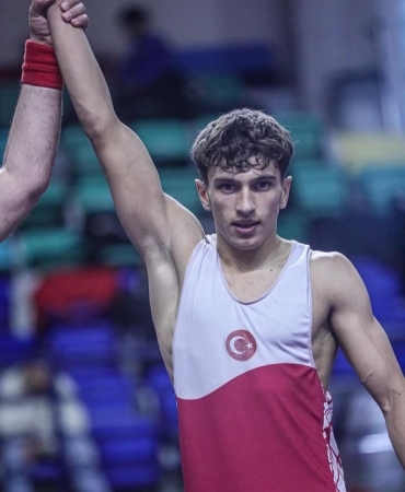 Ağrılı Güreşçi Hamza Yerlikaya Türkiye Şampiyonu Oldu