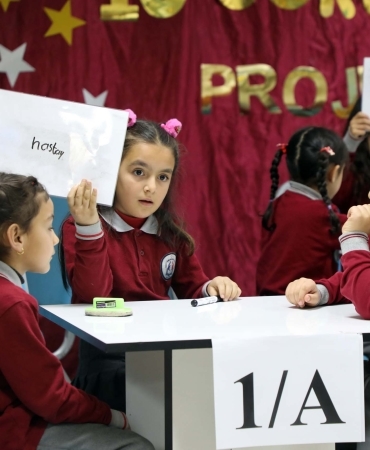 Minik Öğrencilerin Kitap Sevgisi Bilgi Yarışmasına Taşındı