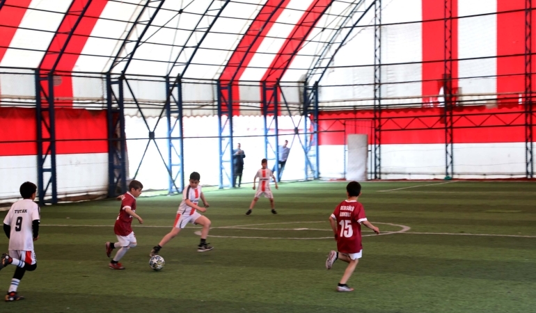 Ağrı’da 1022 Öğrenci Sahada 23 Nisan için Mücadele Etti