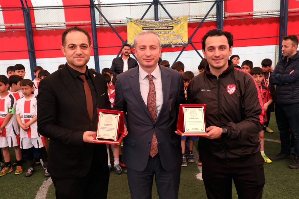 Ağrıda 1022 Öğrenci Sahada 23 Nisan için Mücadele Etti