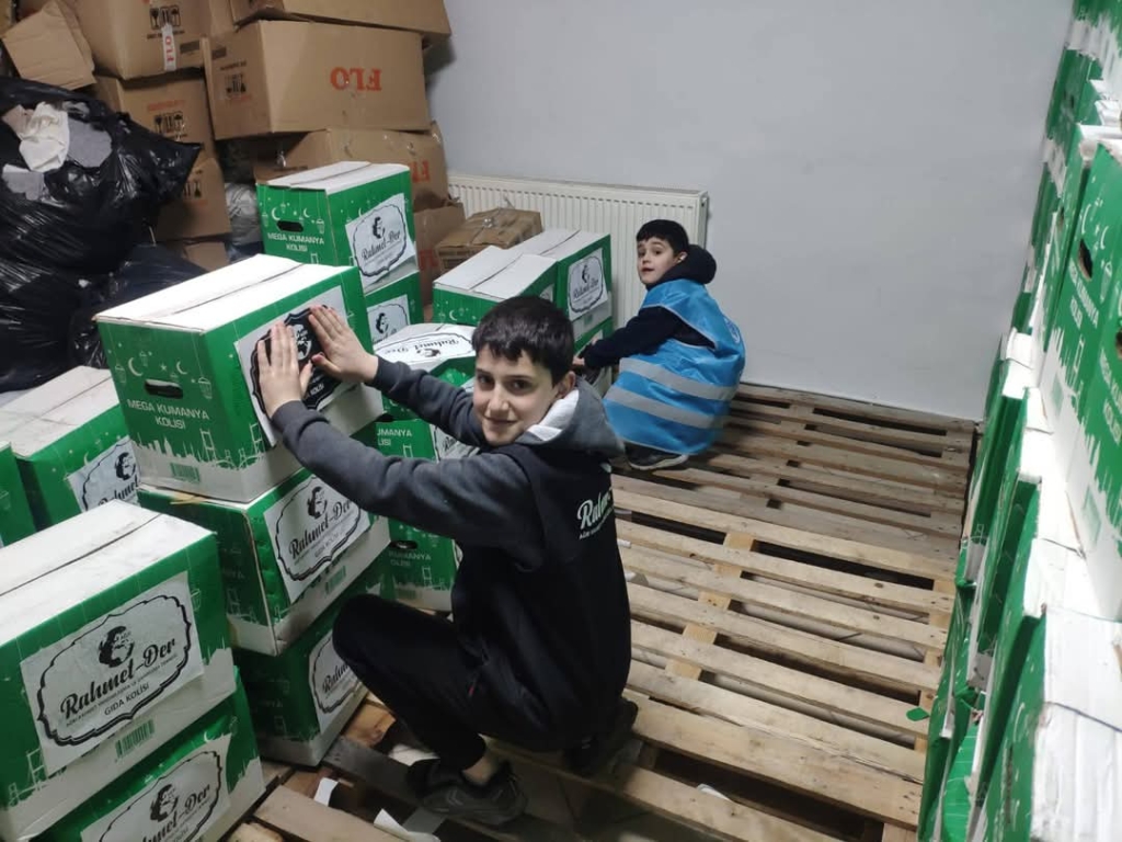 Ağrı Rahmet Der 3500 Aileye Ramazan Sevinci Yaşattı