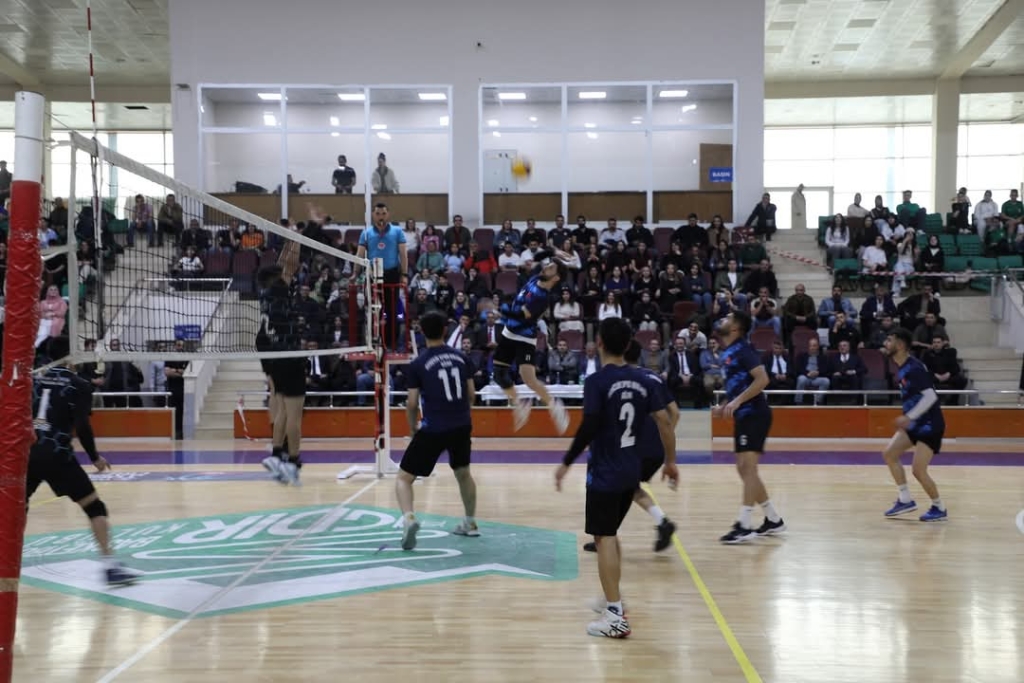 Ağrı KYK Erkek Voleybol Takımı YurtLig Doğu Anadolu Şampiyonu Oldu