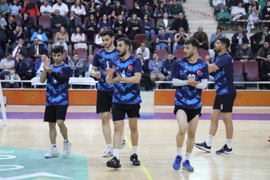 Ağrı KYK Erkek Voleybol Takımı YurtLig Doğu Anadolu Şampiyonu Oldu