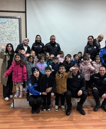 Öğrencilerden Polis Teşkilatına Anlamlı Ziyaret
