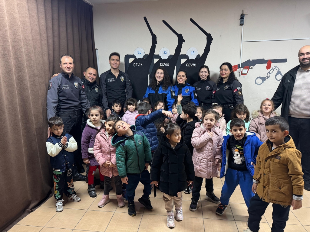Öğrencilerden Polis Teşkilatına Anlamlı Ziyaret