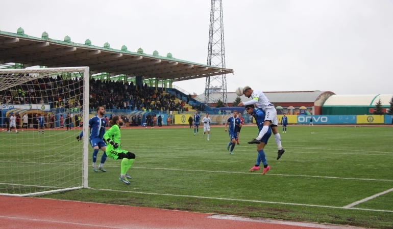 Kolibri Ağrı 1970 Spor Evinde Erciyes 38 FK İle Puanları Bölüştü