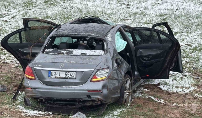 Nişan Merasimine Gelen Aile Kaza Yaptı: 2’si Ağır 3 Yaralı