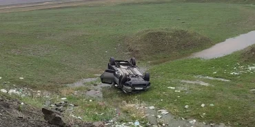 Direksiyon Hakimiyetini Kaybeden Araç Takla Attı: 2 Yaralı