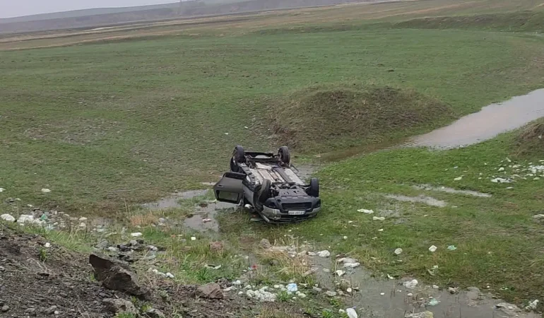 Direksiyon Hakimiyetini Kaybeden Araç Takla Attı: 2 Yaralı