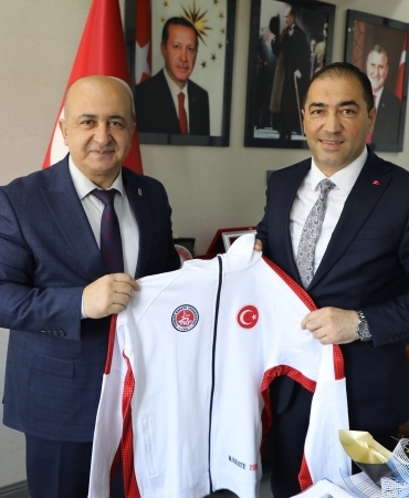 Karate Milli Takımından Çelebiyi Teşekkür Ziyareti