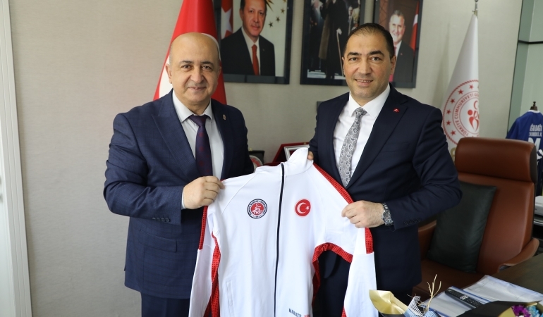 Karate Milli Takımından Çelebi’yi Teşekkür Ziyareti