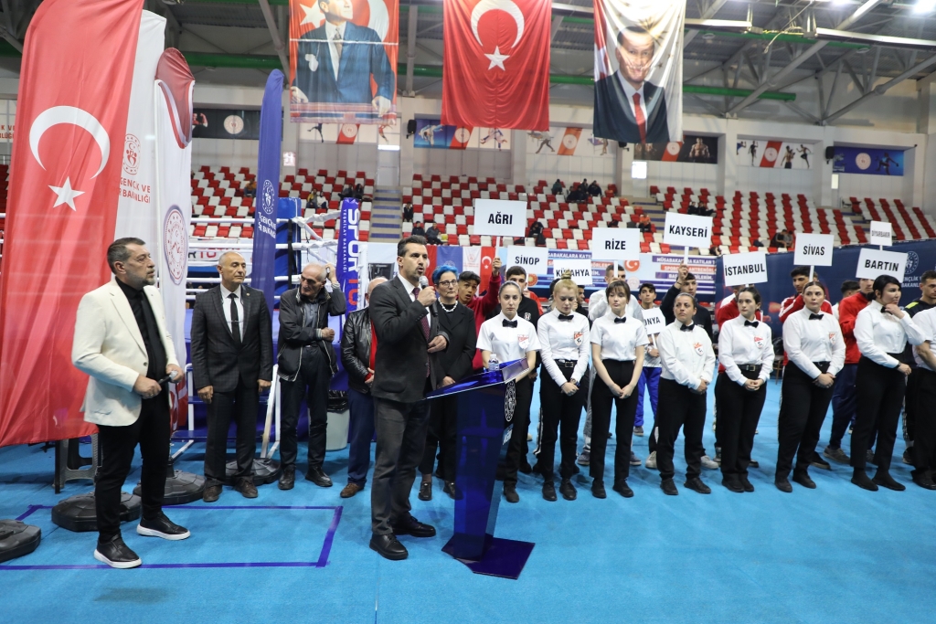 Genç Erkekler Türkiye Ferdi Boks Şampiyonası Ağrı'da Başladı