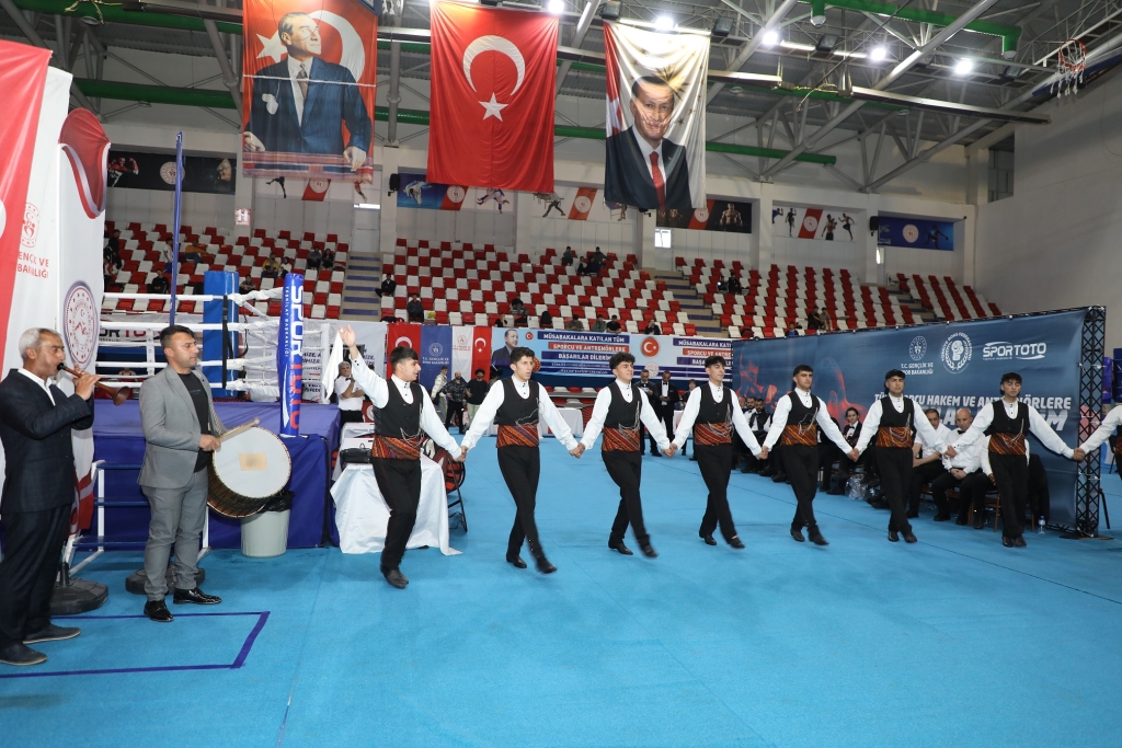Genç Erkekler Türkiye Ferdi Boks Şampiyonası Ağrı'da Başladı