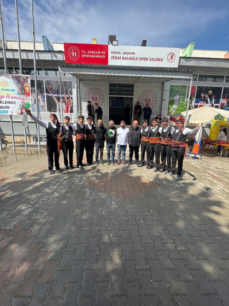 Ağrı Cumhuriyet Anadolu Lisesi Halk Oyunlarında Türkiye Şampiyonu Oldu