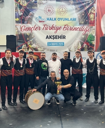 Ağrı Cumhuriyet Anadolu Lisesi Halk Oyunlarında Türkiye Şampiyonu Oldu