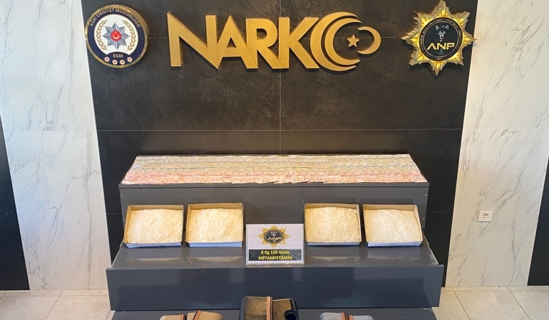 Valizlerden 8 Kilo Metamfetamin Çıktı
