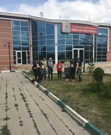 Doğubayazıt Gençlik Merkezi İyilik Ağacı Programıyla Destekliyor